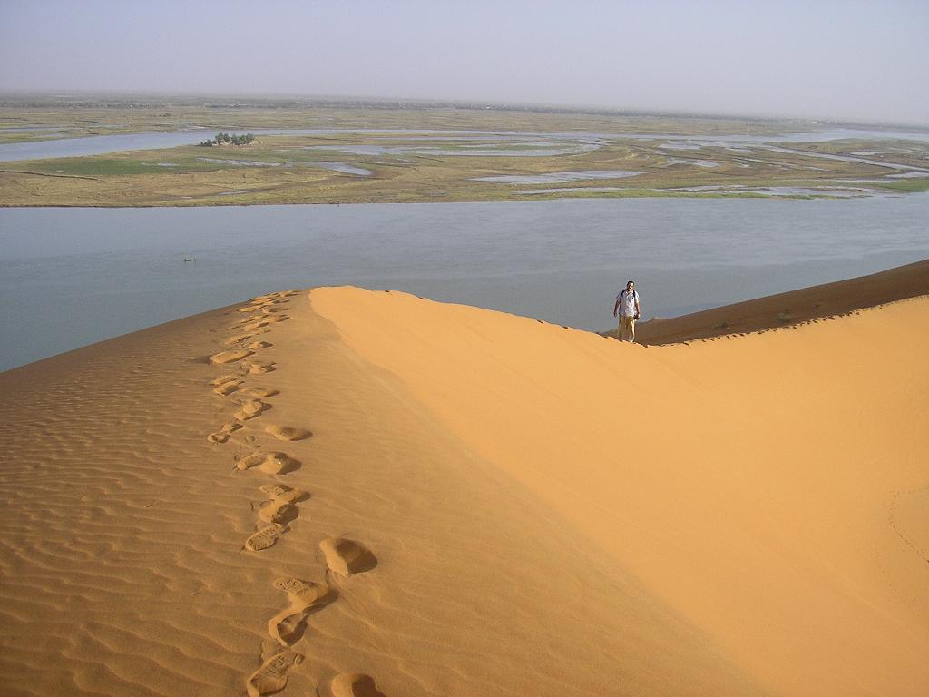 Picture yourself here high above the Niger on the enchanting Pink Dune